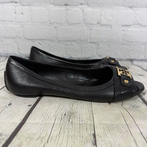 Tory Burch Open Toe Sandals Women Size 7 Embellished Black Gold Logo Flat Preppy - Picture 2 of 16